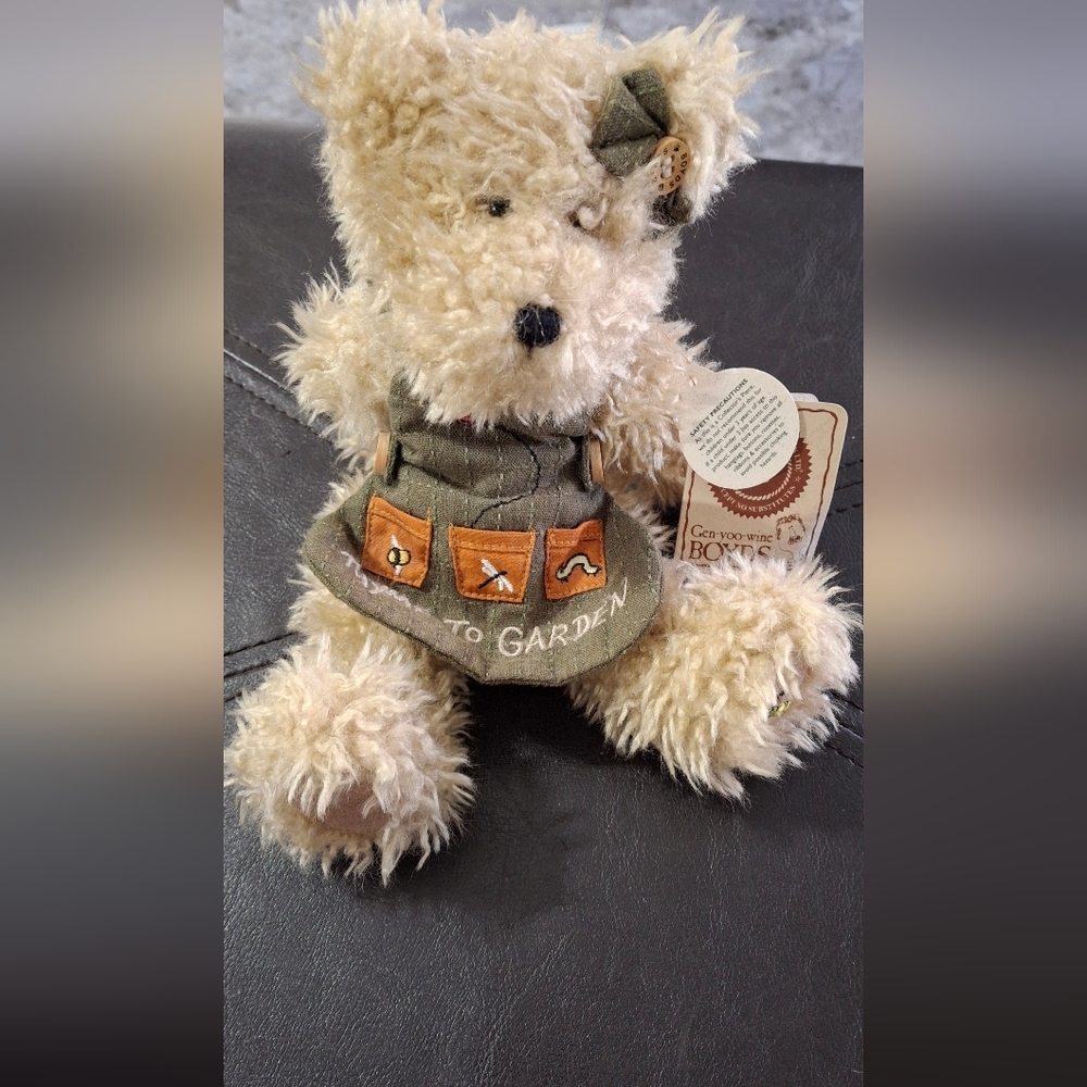 NEW Boyds Gen-yoo-wine 903020 Tillie Weedsalot Garden Plush Stuffed Bear